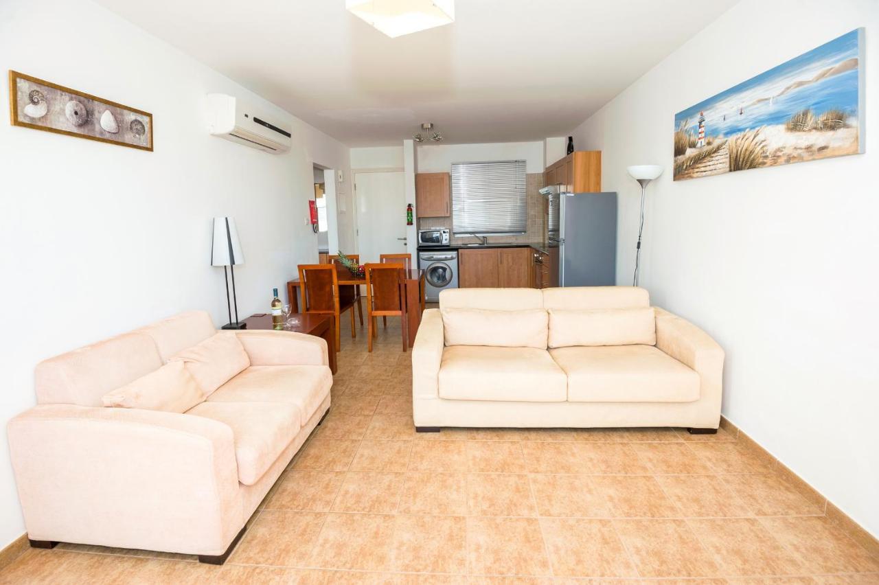 Seabreeze Apartment 200M Away From The Sea パラリムニ エクステリア 写真