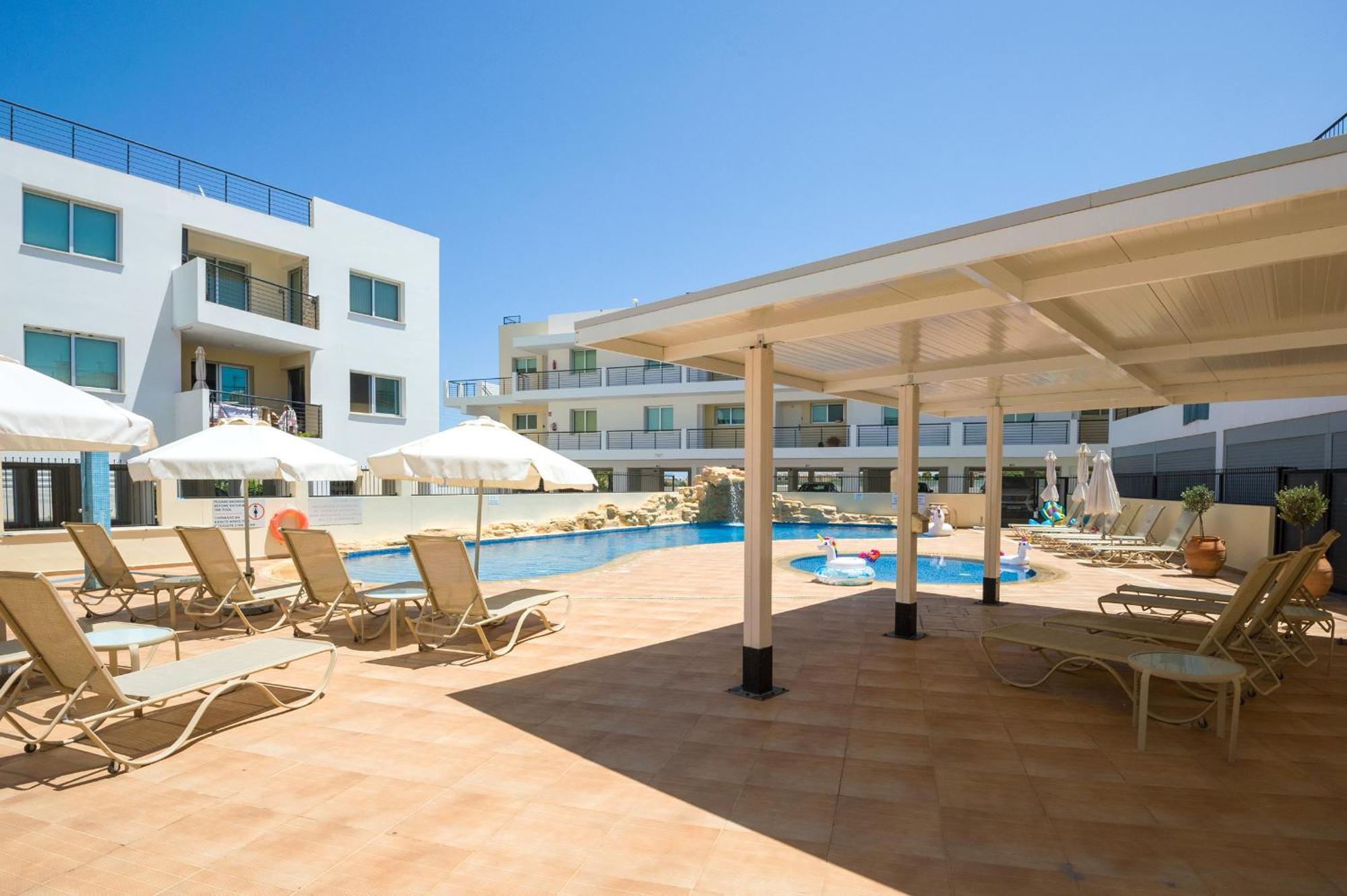 Seabreeze Apartment 200M Away From The Sea パラリムニ エクステリア 写真